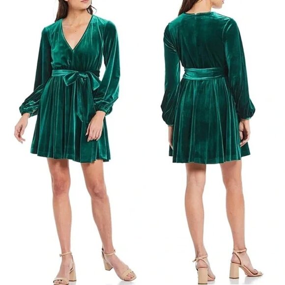 Belle Badgley Mischka size 4 Harmony Velvet Long Sleeve Dress Green Belted Mini - Picture 1 of 10